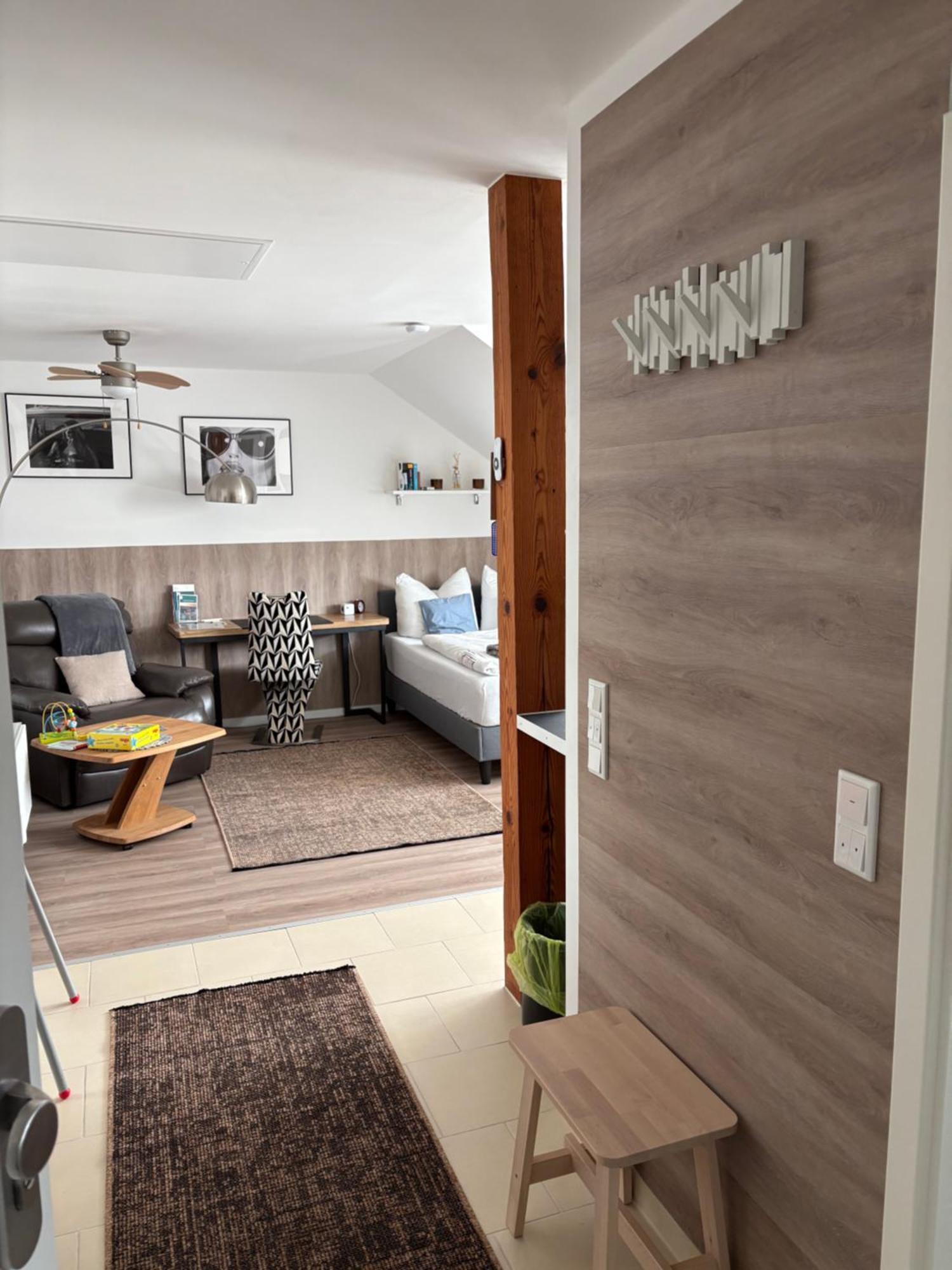 Grosse Gemuetliche Ferienwohnung Mit Klimaanlage, Parkplatz Inklusive Top ! Fürth Exterior foto